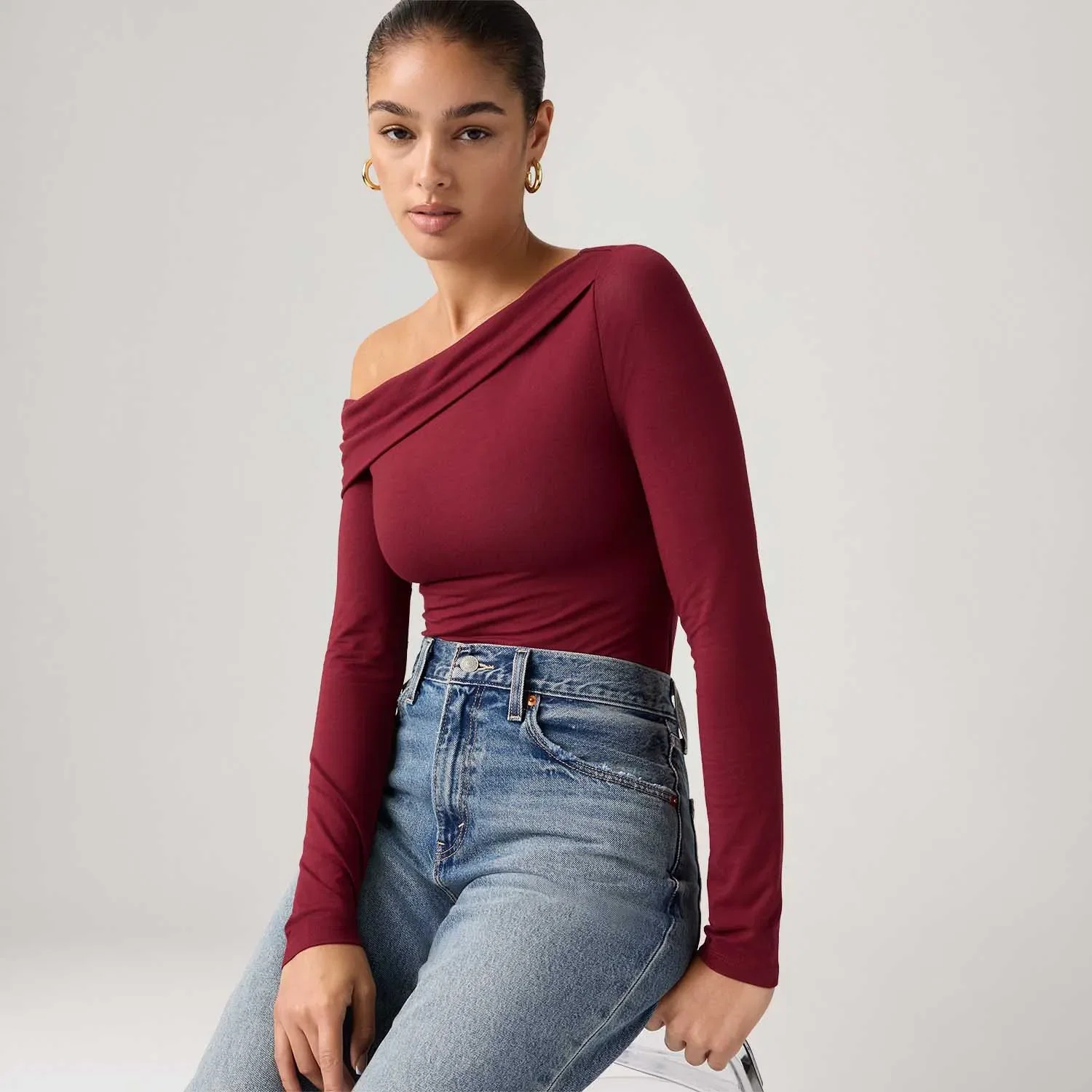 Blusa Levi's® Clara Ombro a Ombro Vinho Manga Longa