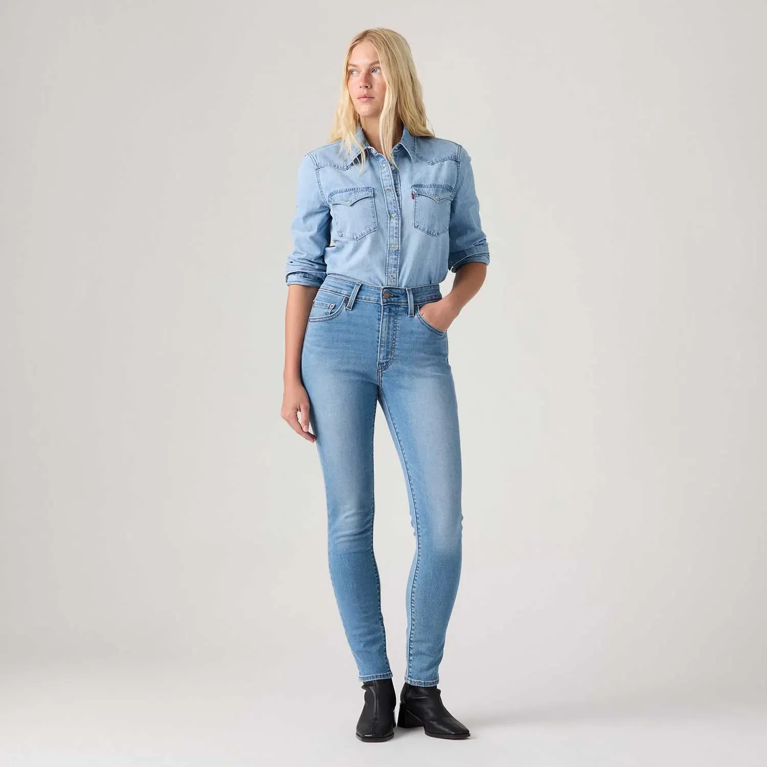 Calça Jeans Levi's® 721® High Rise Skinny Lavagem Clara
