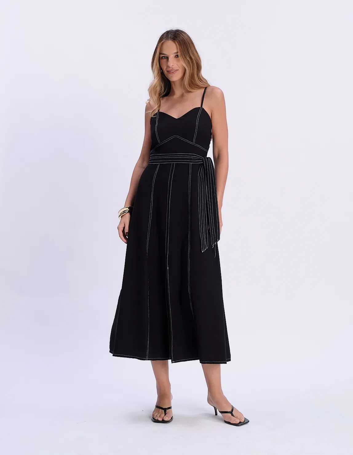 Vestido Com Fenda Pesponto Contrastante - Preto