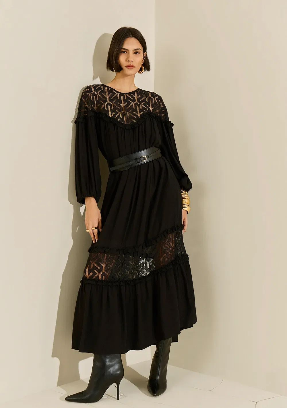 Vestido Morena Rosa Solto Decote Careca Manga Longa Midi Preto