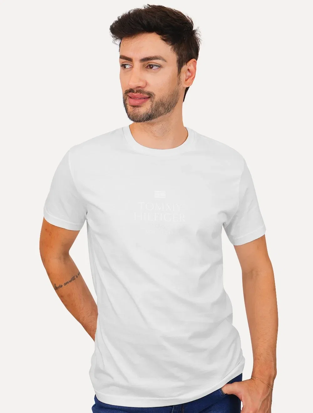Camiseta Tommy Hilfiger Masculina Mid Embroidered Chest Branca — imagem 1