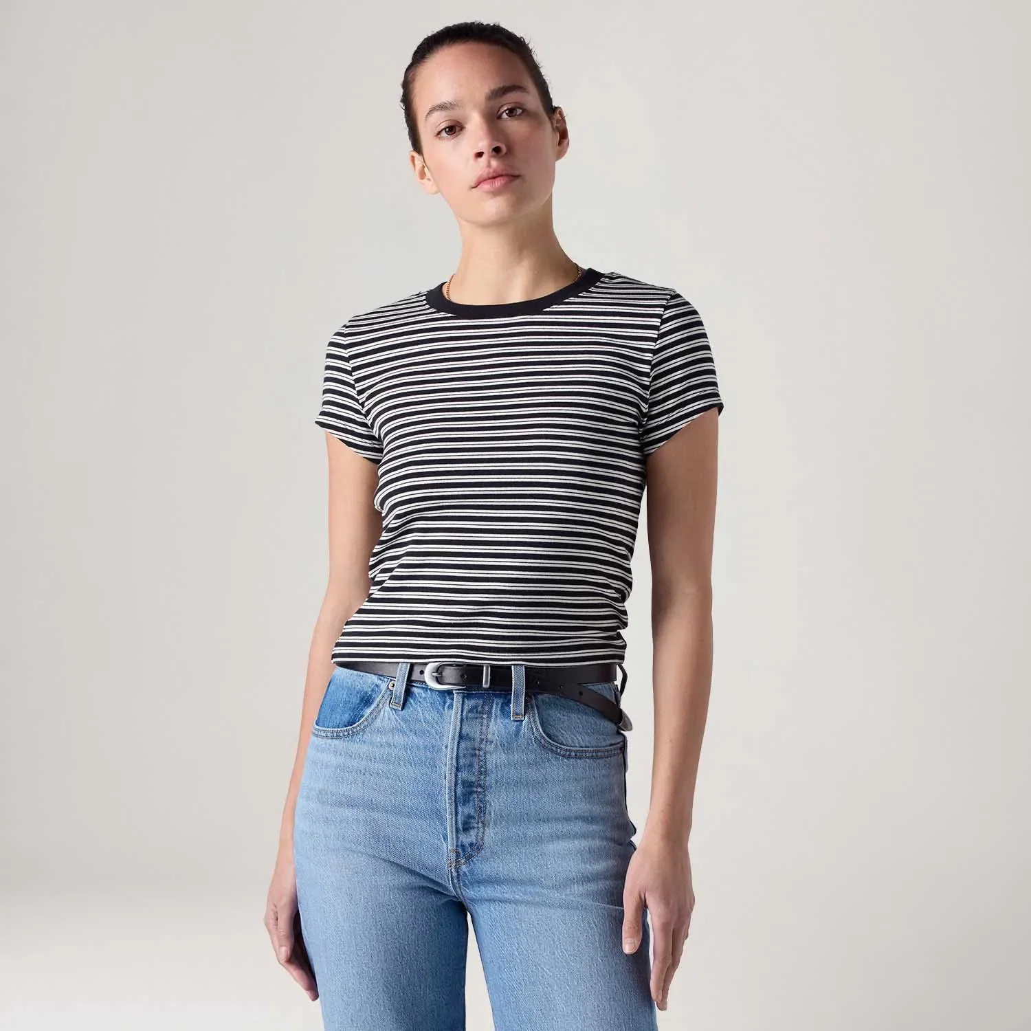 Camiseta Levi's® Essential Baby Tee Listrada Preta Manga Curta