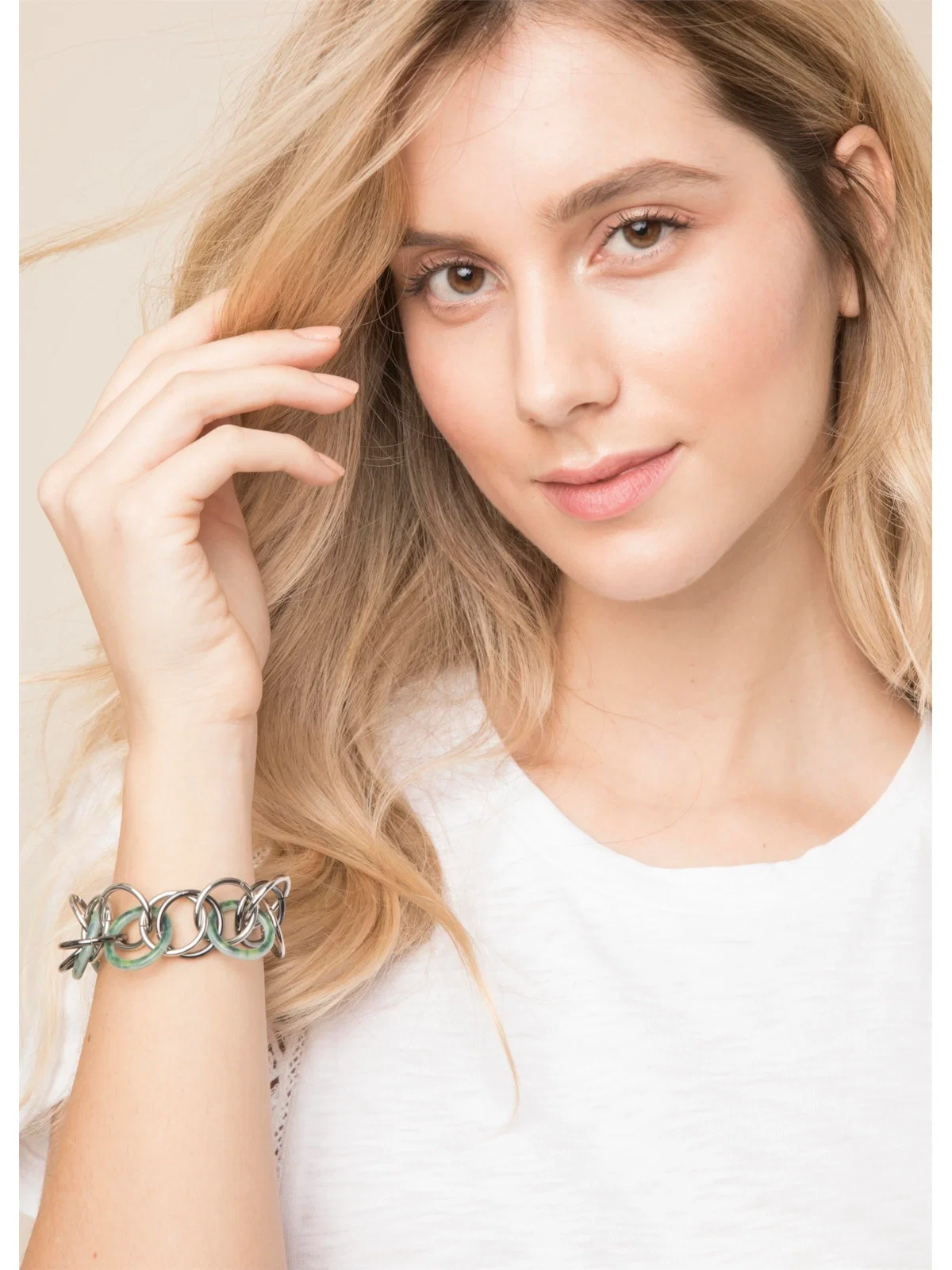 Pulseira Argolas Metal e Resina Verde Oliva