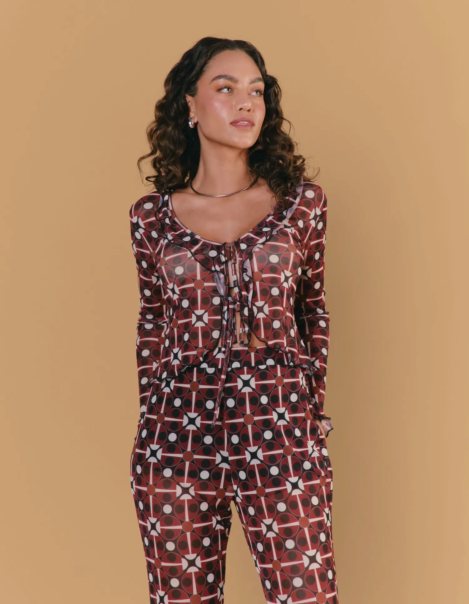 Blusa Babados Tule Estampado Vintage Bug - Vinho — imagem 1