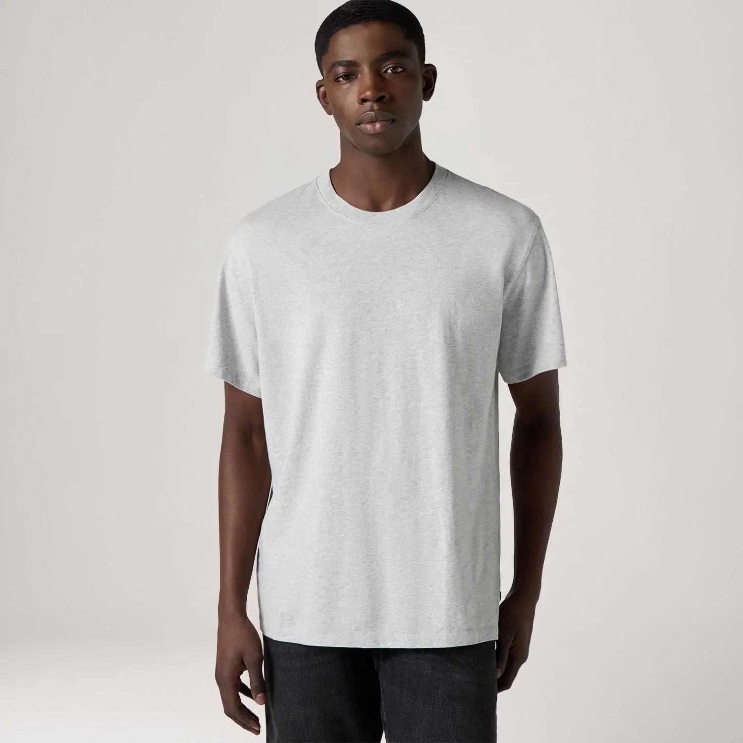 Camiseta Levi's® Essential Tee Cinza Claro Manga Curta — imagem 1