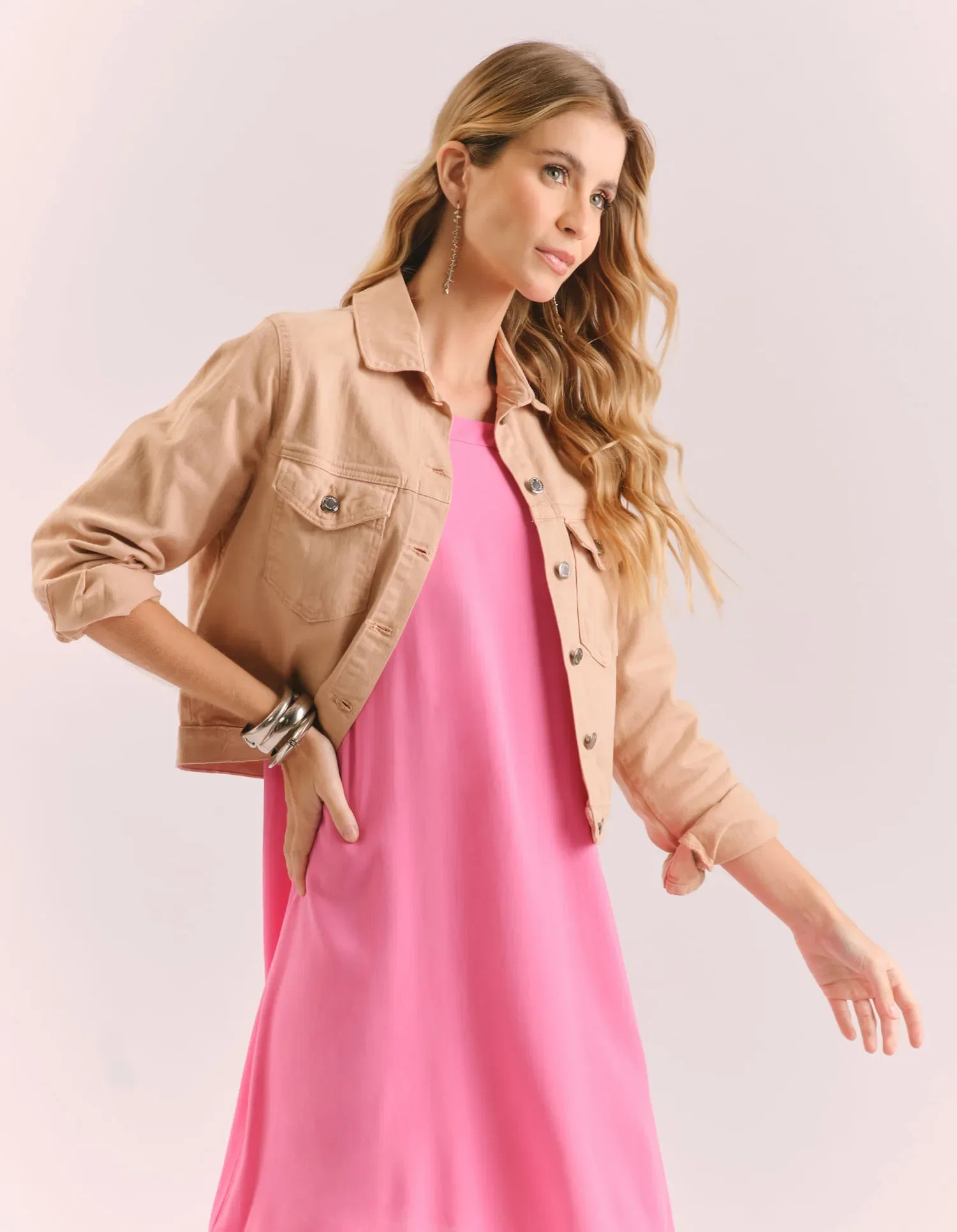 Vestido Curto Decote Moldura - Rosa