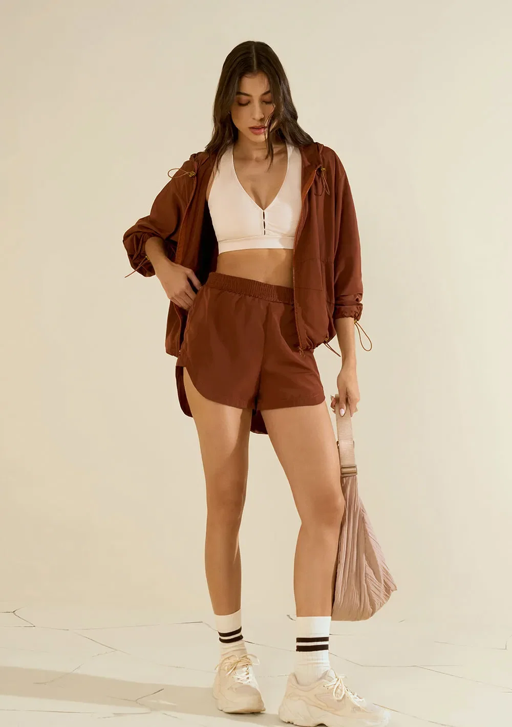 Shorts Morena Rosa Reto Média Marrom — imagem 1