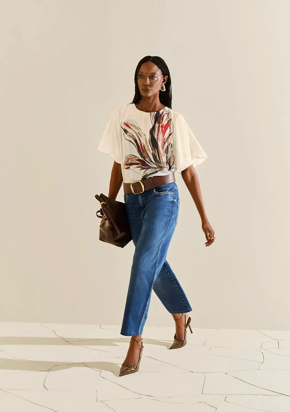 Blusa Morena Rosa Solta Decote Careca Manga Curta Padrão Off White — imagem 1