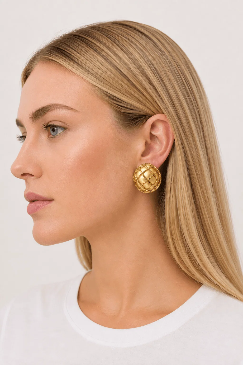Brinco Meia Esfera Tela - Dourado