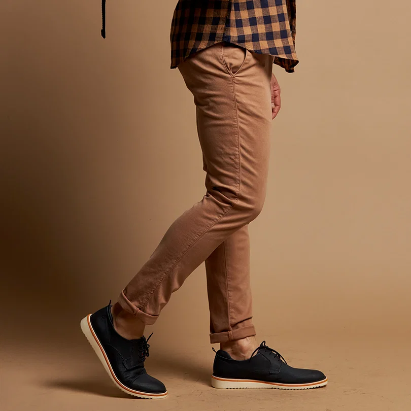 Calça sarja bolso faca