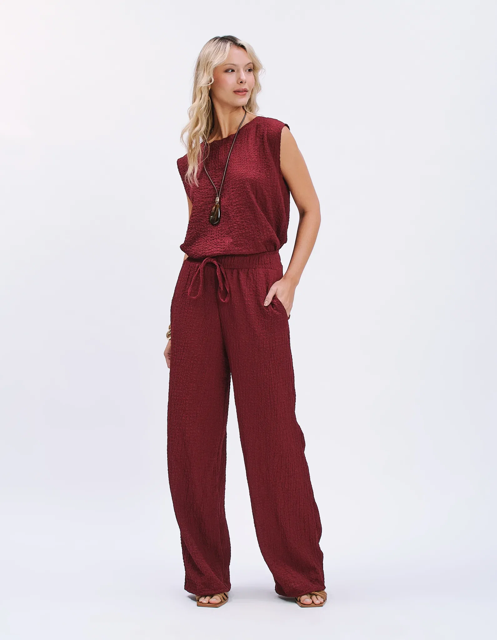 Calça Pantalona Texturizada - Marsala