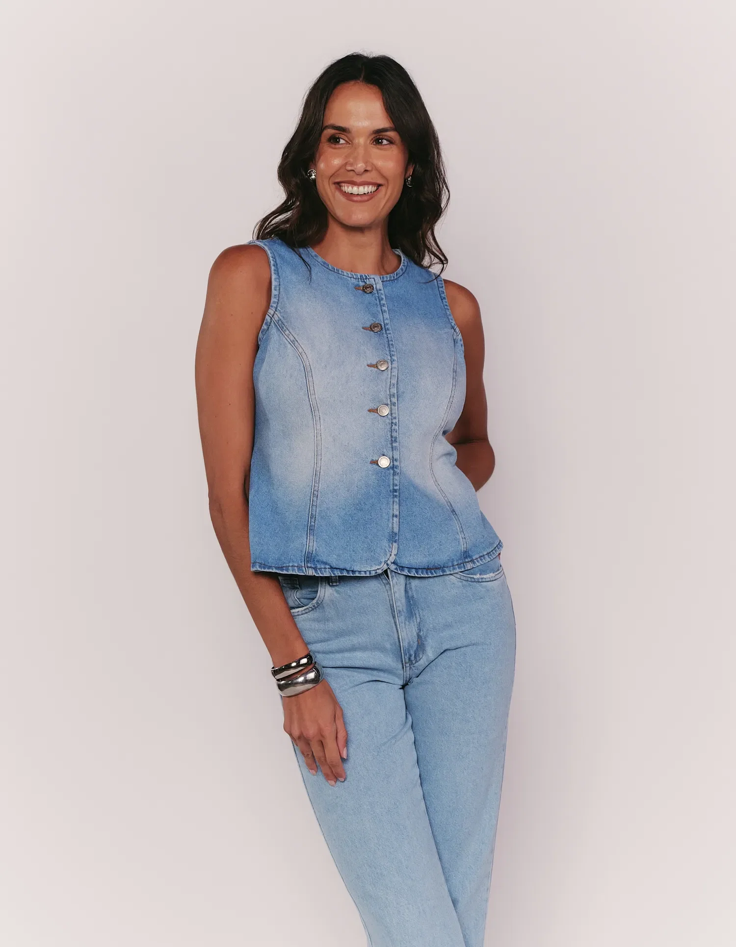 Colete Jeans Alongado - Denim Claro — imagem 1