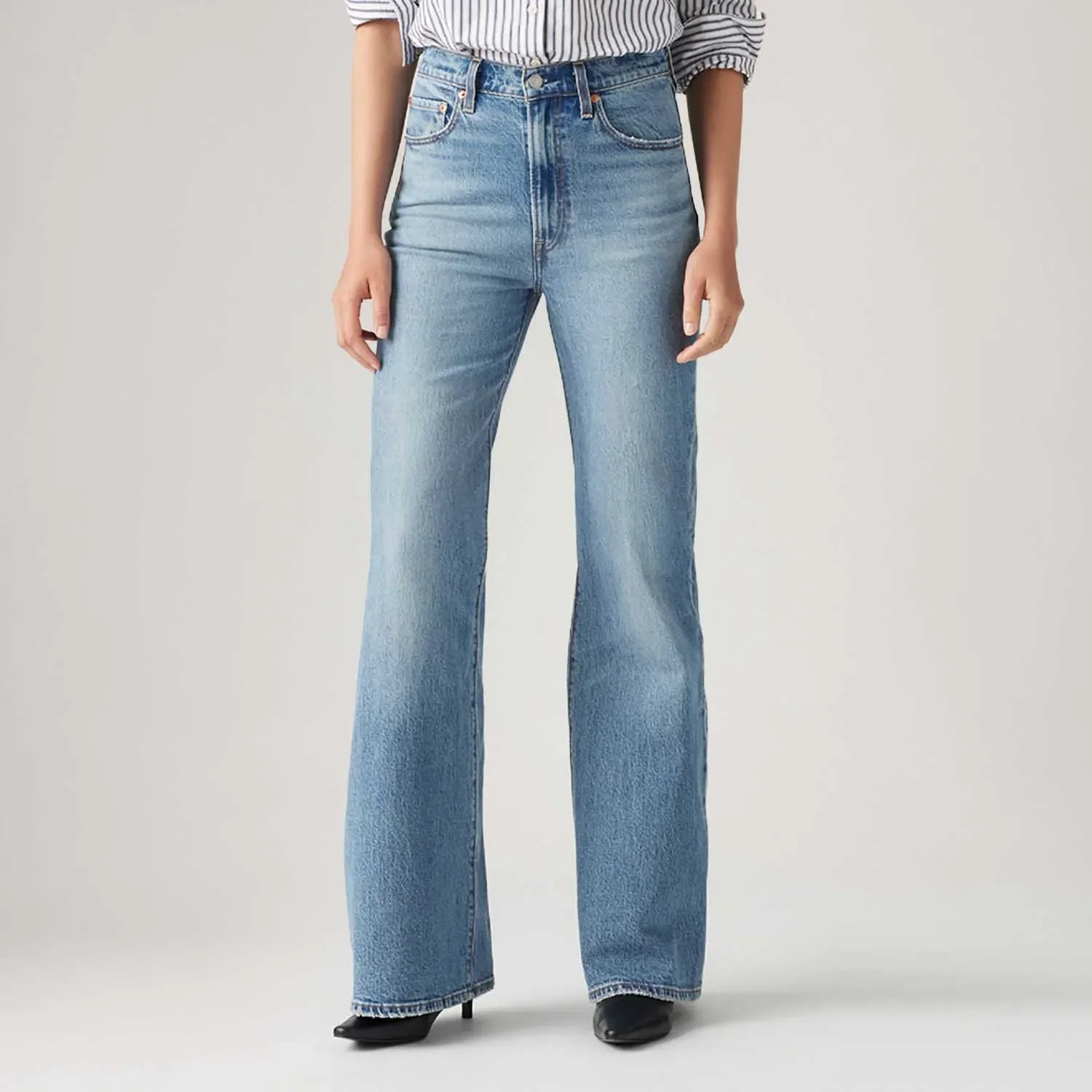 Calça Jeans Levi's® Ribcage Bells Lavagem Clara — imagem 1