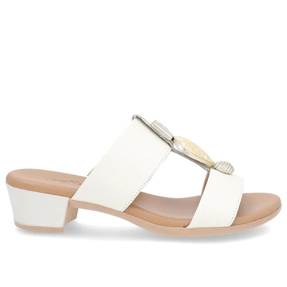 Tamanco Salto Bloco Off-White Couro Enfeite — imagem 1