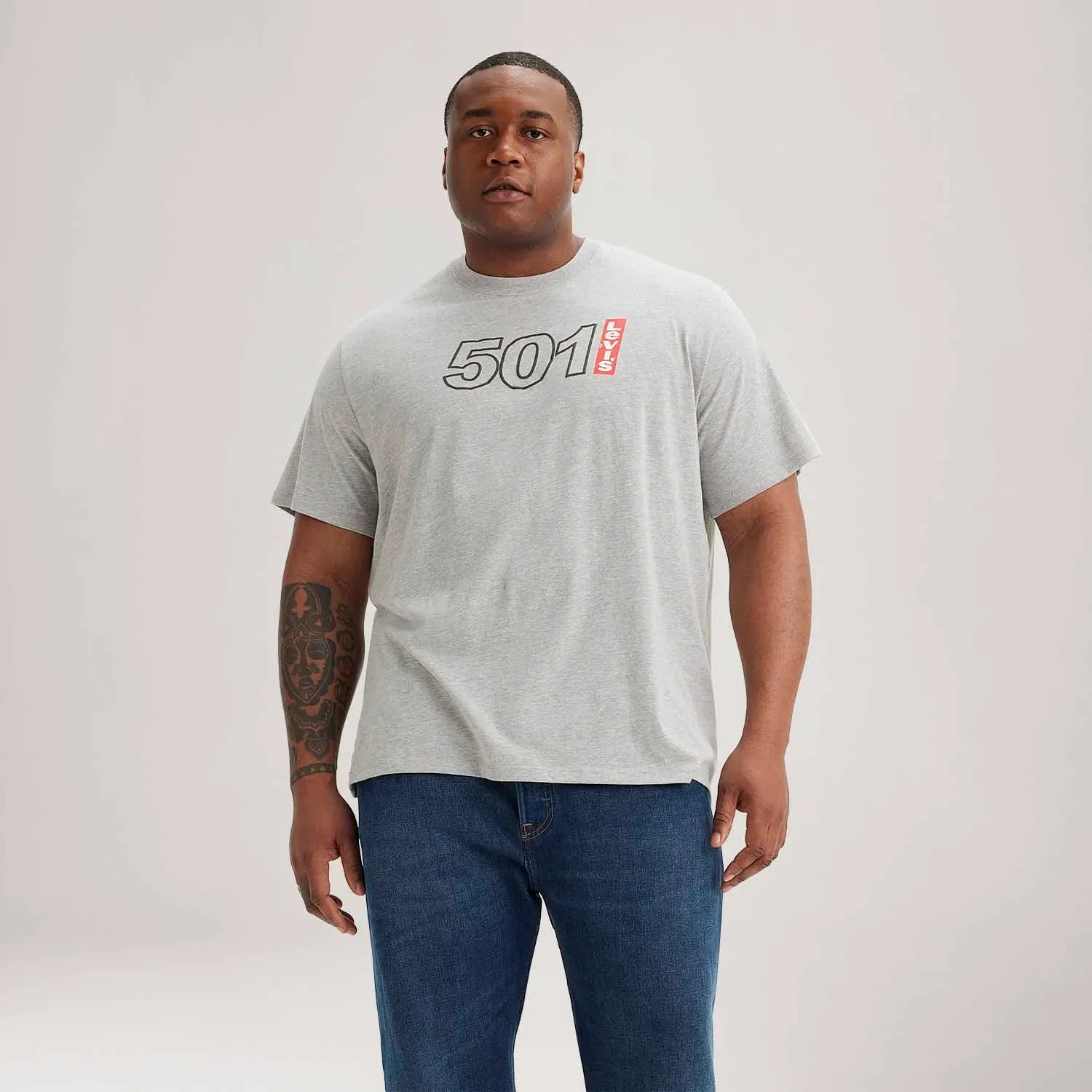 Camiseta Levi's® Big Relaxed Fit Plus Size Manga Curta Cinza
