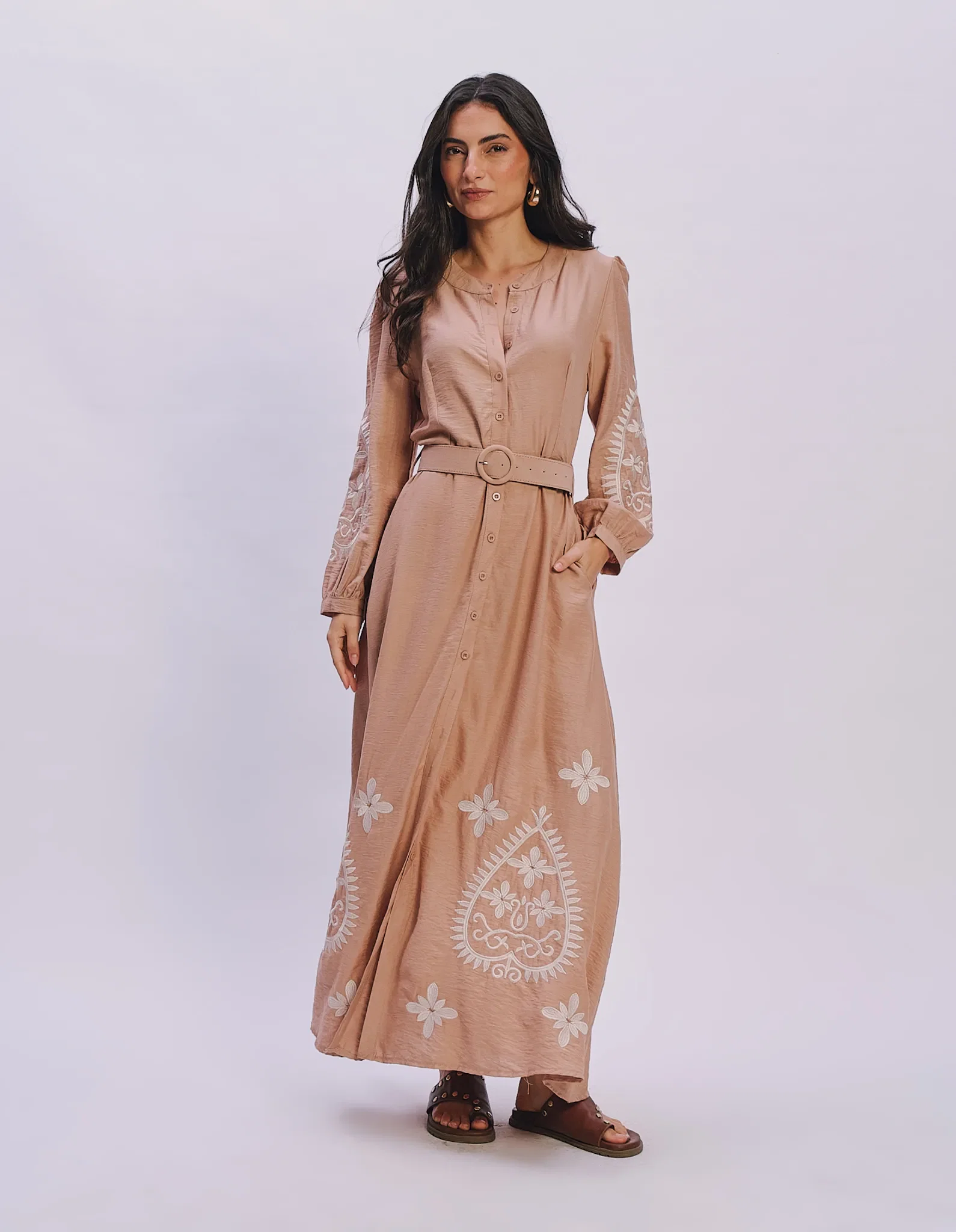 Chemise Longa Bordado Mangas - Bege — imagem 1