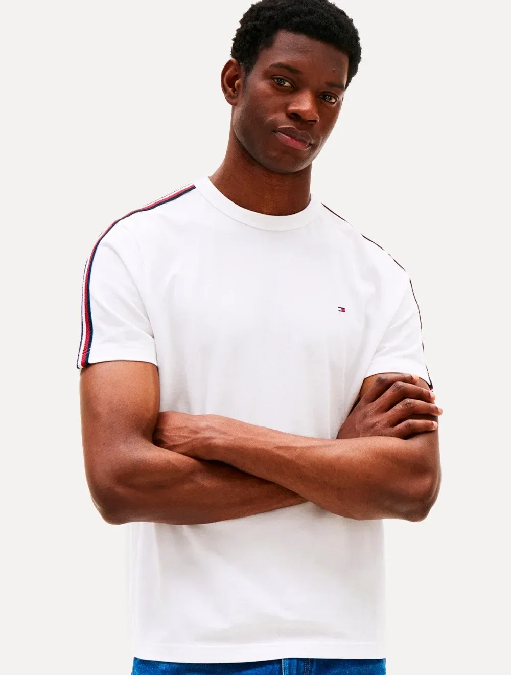 Camiseta Tommy Hilfiger Masculina Piquet Global Stripe Tape Branca — imagem 1