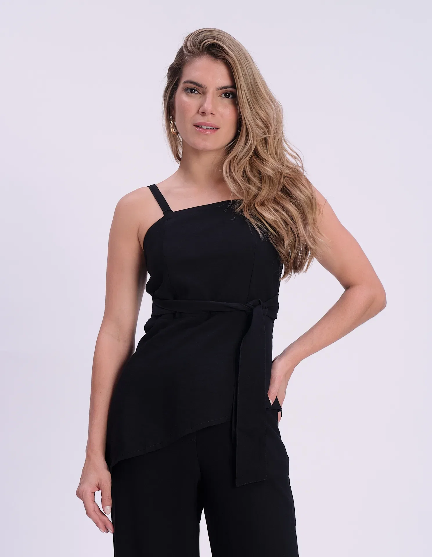 Blusa Alça Larga Alfaiataria Assimétrica - Preto