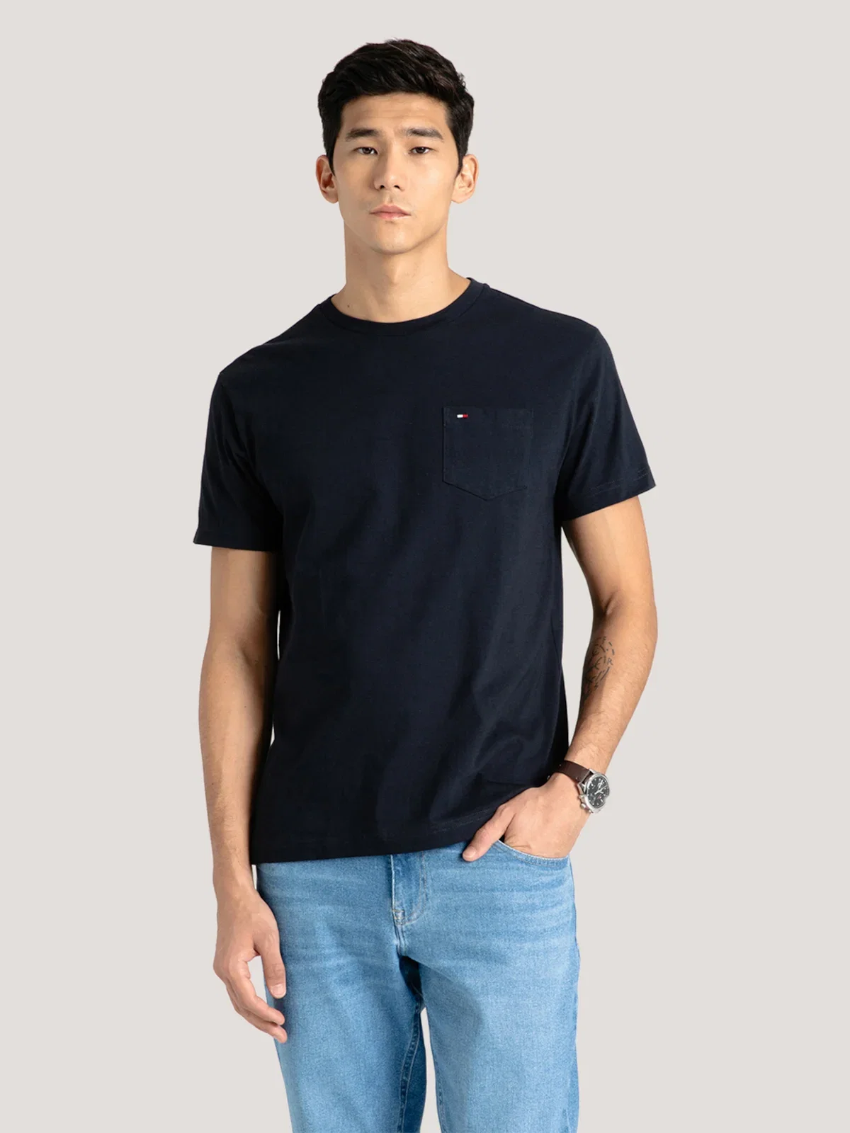 Camiseta Clássica com Bolso