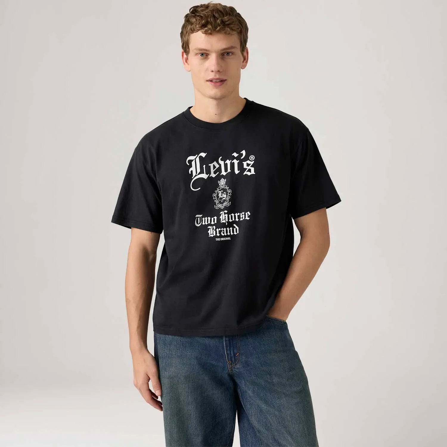 Camiseta Levi's® Graphic Boxy Manga Curta Preta — imagem 1