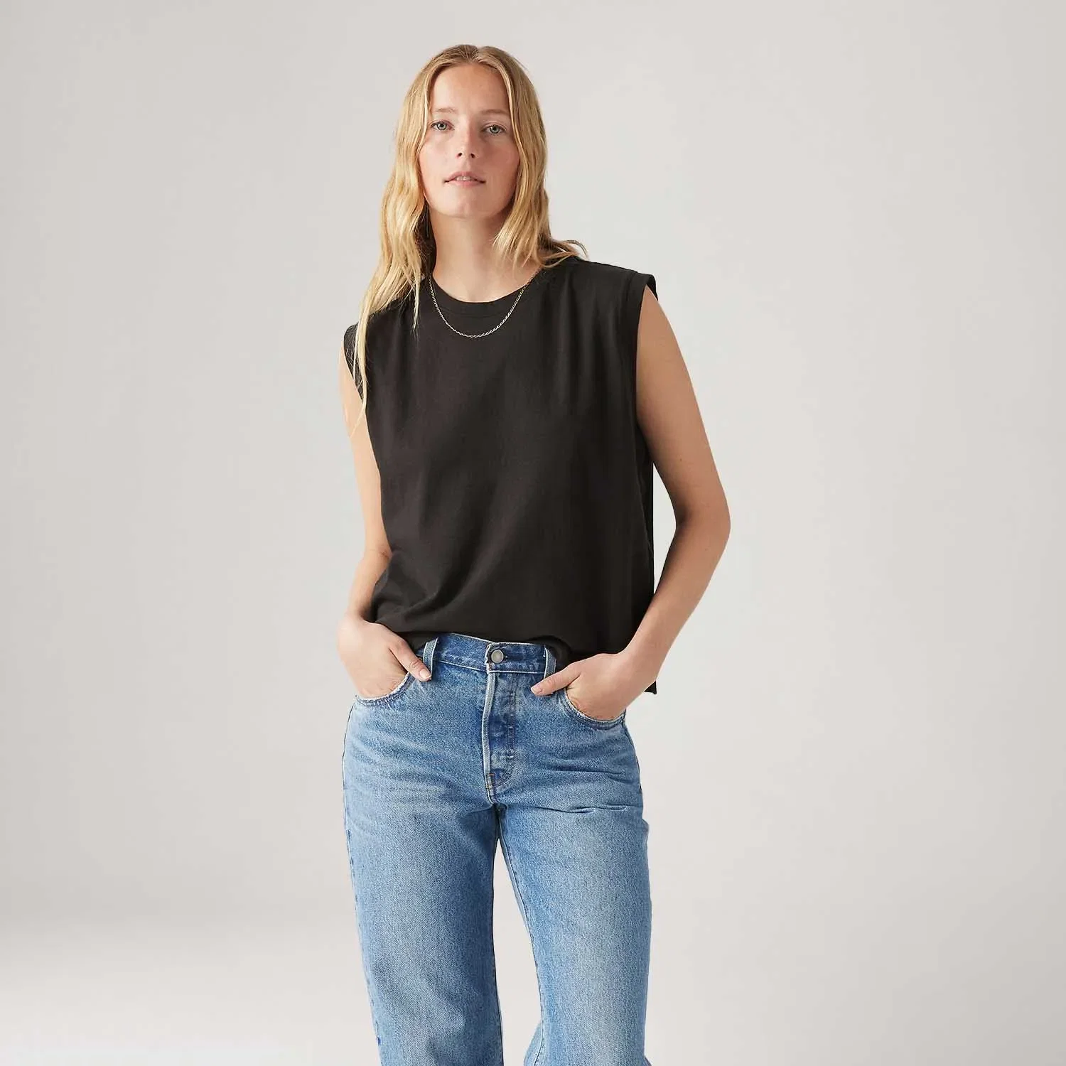 Camiseta Levi's® Muscle Tee Boxy Tank Preta — imagem 1