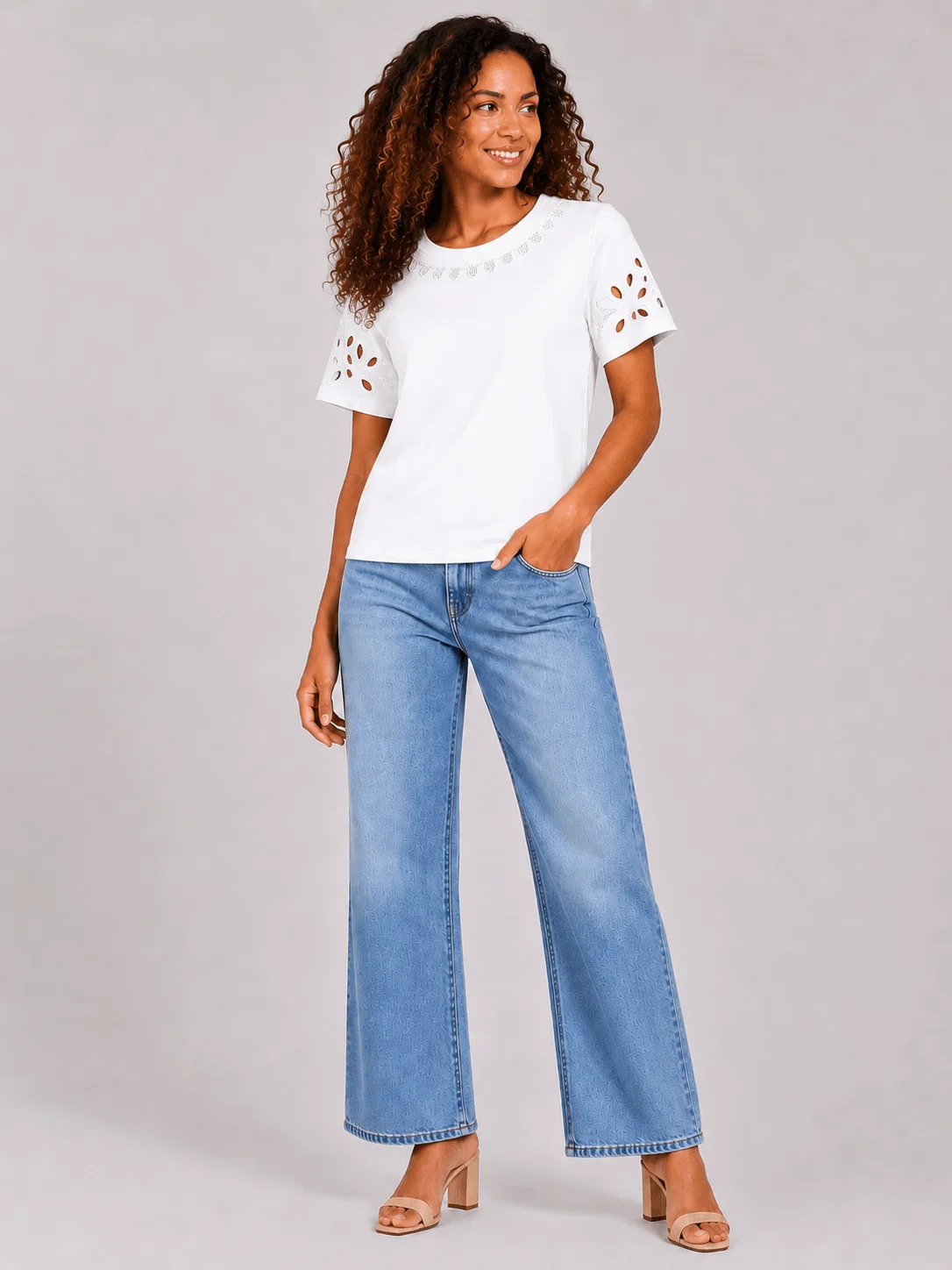 Blusa Manga Curta Bordado Vazado - Branco — imagem 1