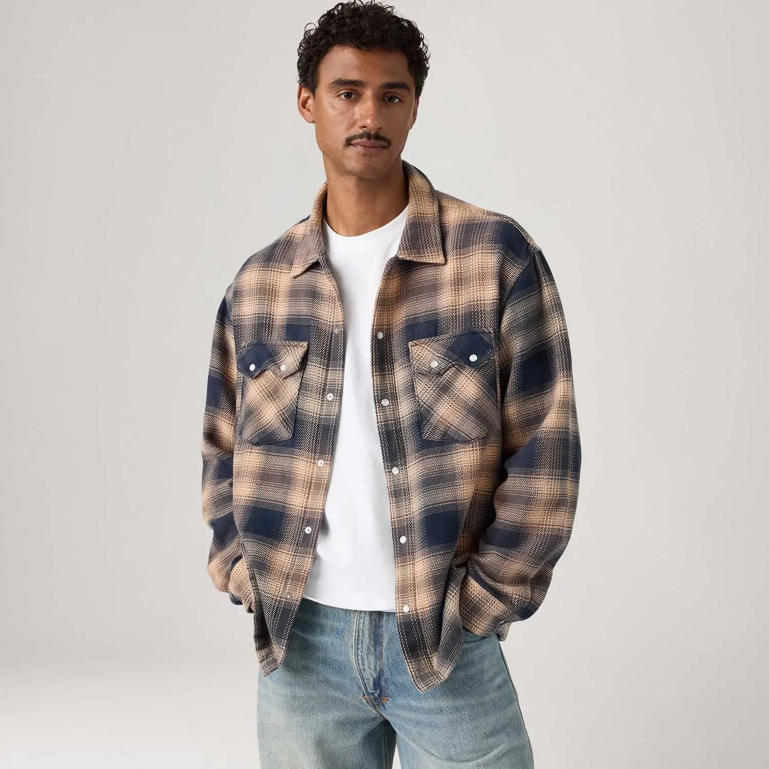 Camisa Levi's® Boxy Western Xadrez Bege Manga Longa — imagem 1
