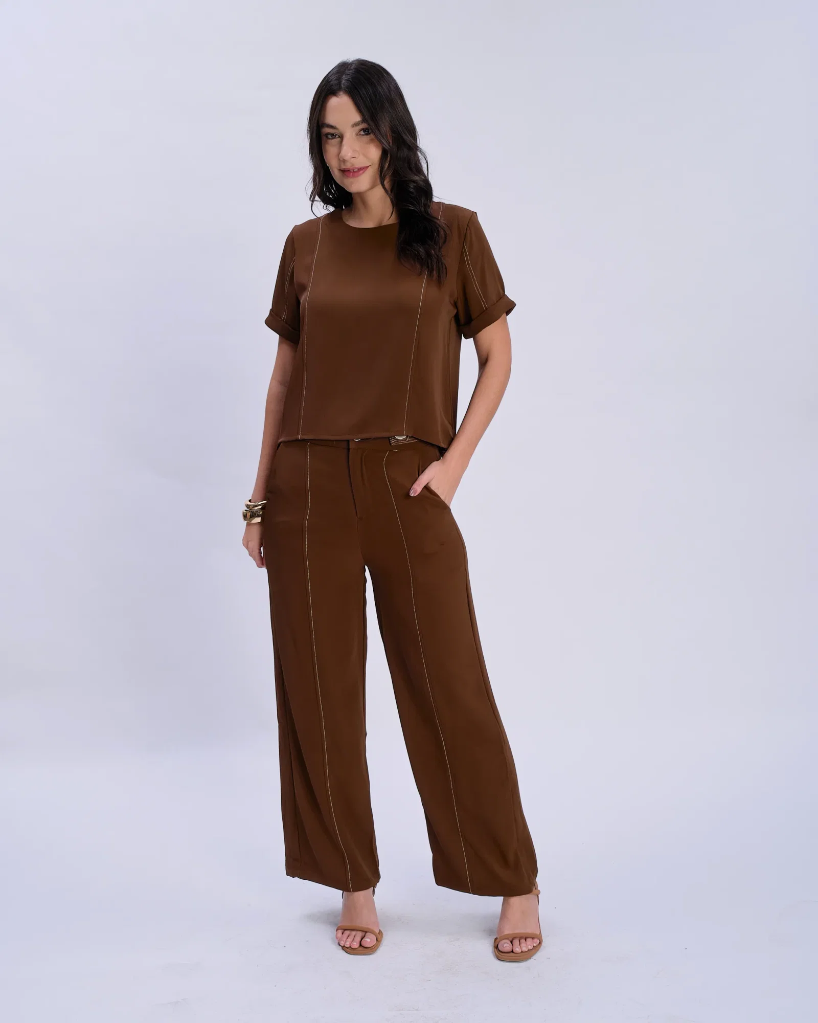 Calça Pantalona Recortes Detalhe Botões - Marrom — imagem 1