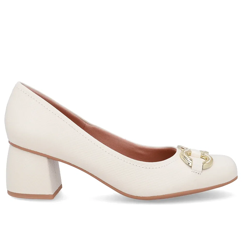 Scarpin Branco Marfim Bico Quadrado Couro Enfeite — imagem 1