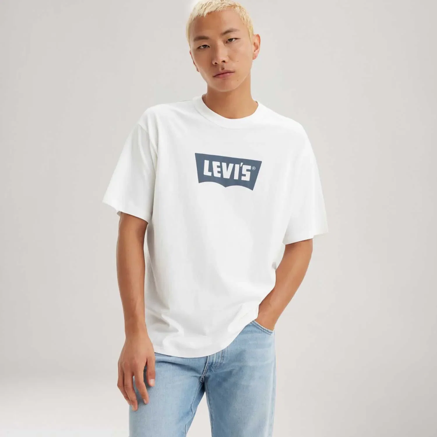 Camiseta Levi's® Vintage Batwing Graphic Branca Manga Curta — imagem 1
