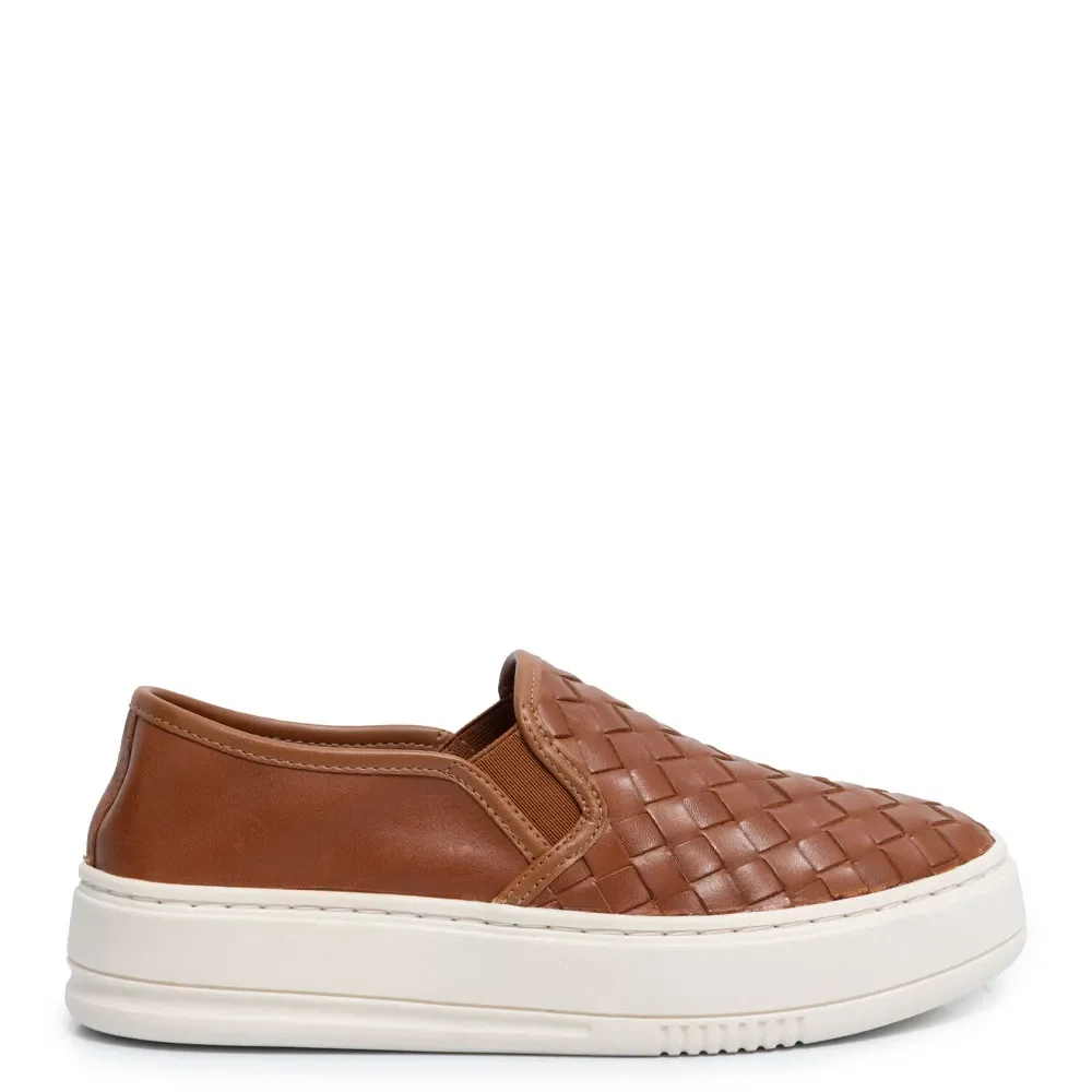 Tênis Slip On Caramelo Tressê Couro