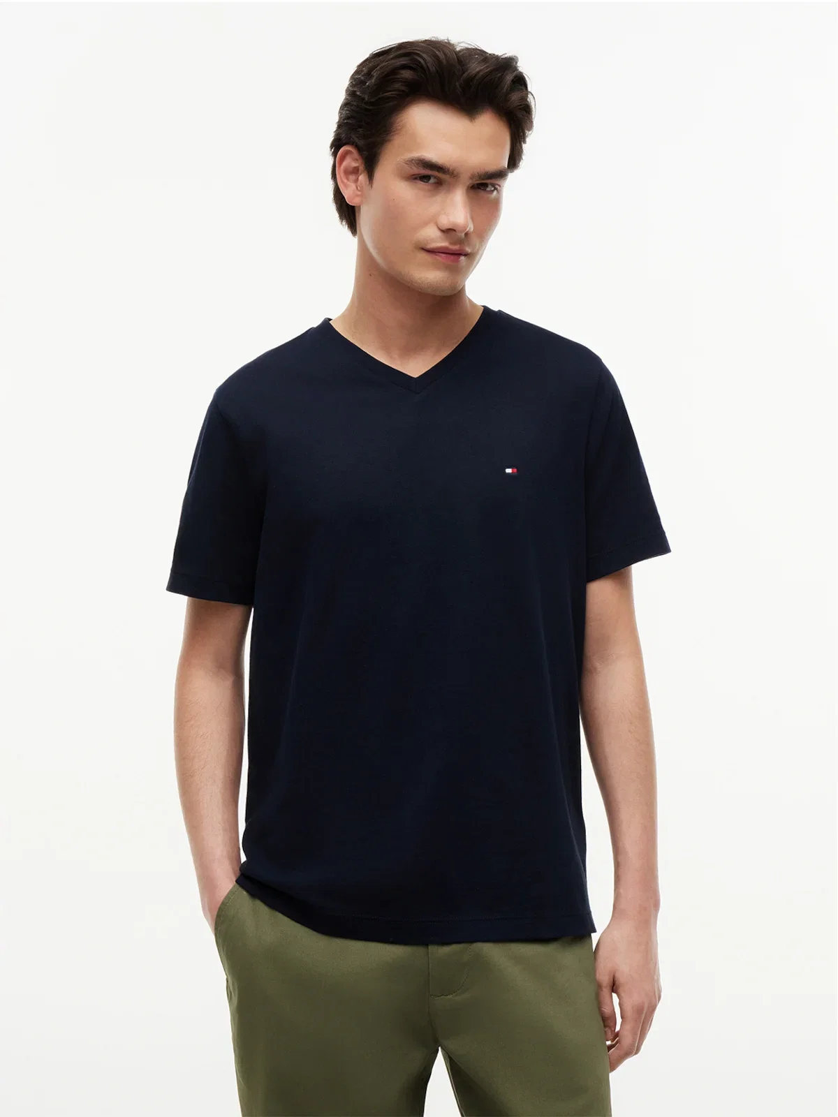 Camiseta TOMMY HILFIGER em Algodão Pima com Gola V — imagem 1