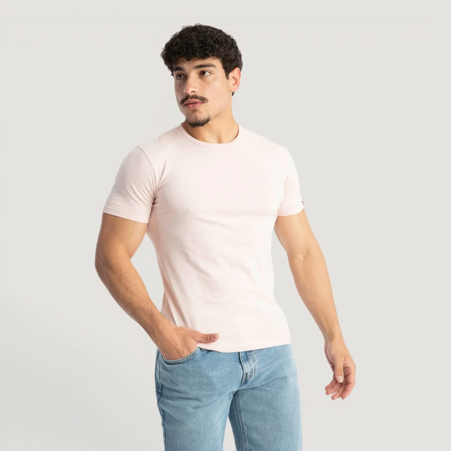 Camiseta Levi's® Slim Tab Rosa Claro Manga Curta — imagem 1