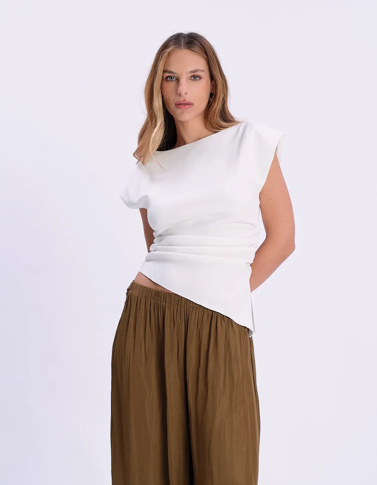 Blusa Sem Manga Assimétrica - Branco