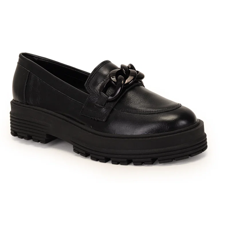 Loafer Couro Com Detalhe Corrente