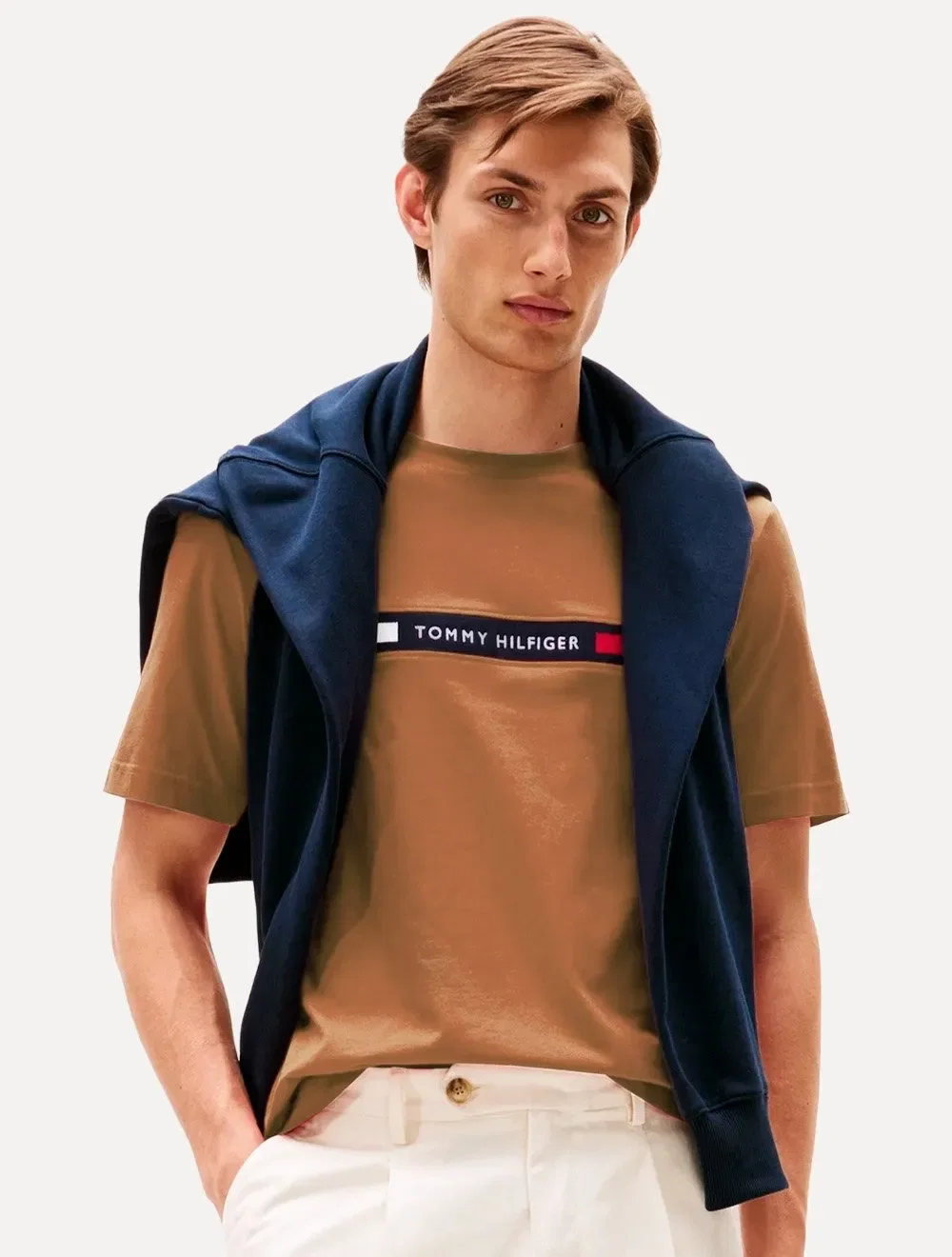 Camiseta Tommy Hilfiger Masculina Chest Insert Logo Marrom — imagem 1