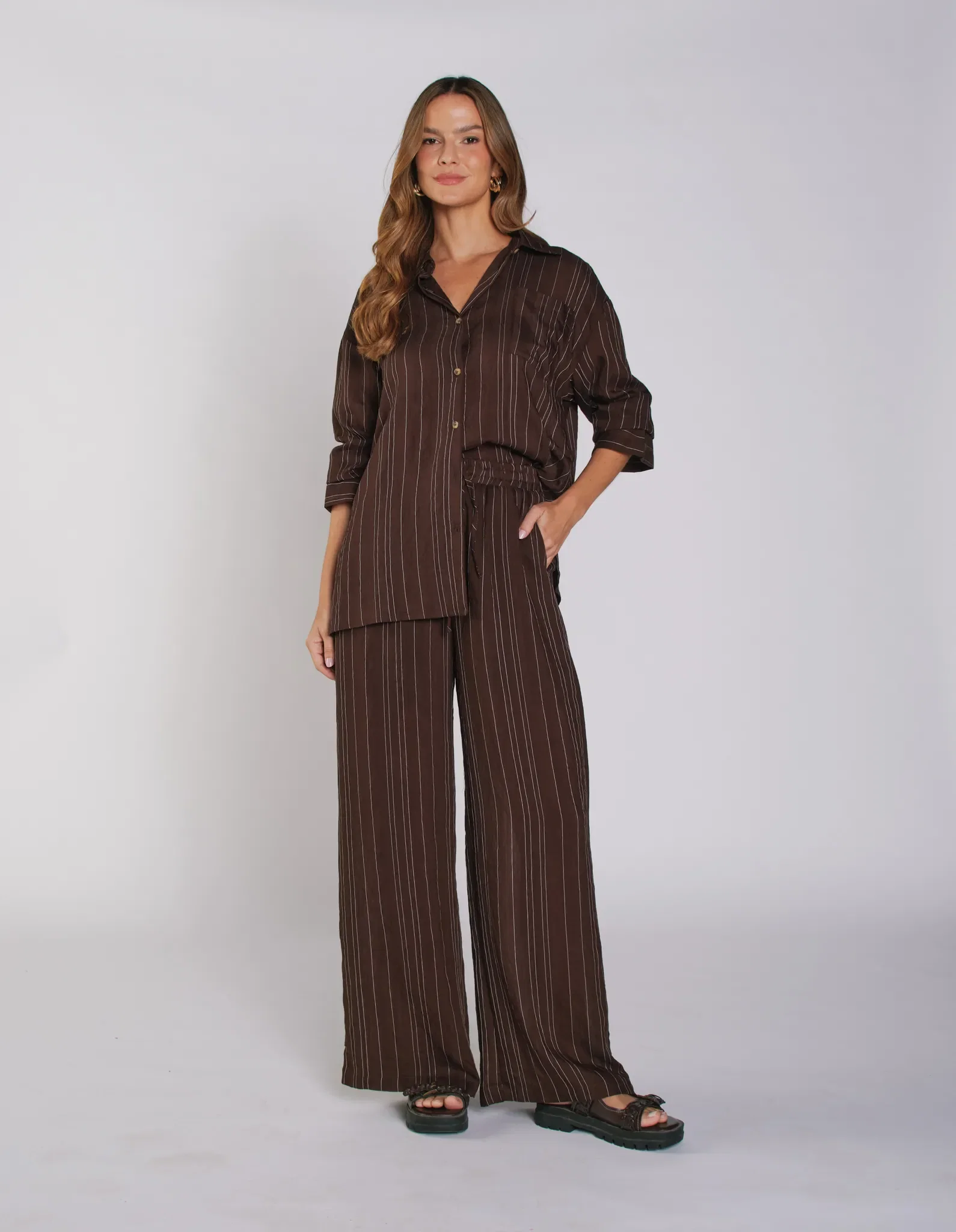Calça Pantalona Listrada - Cafe