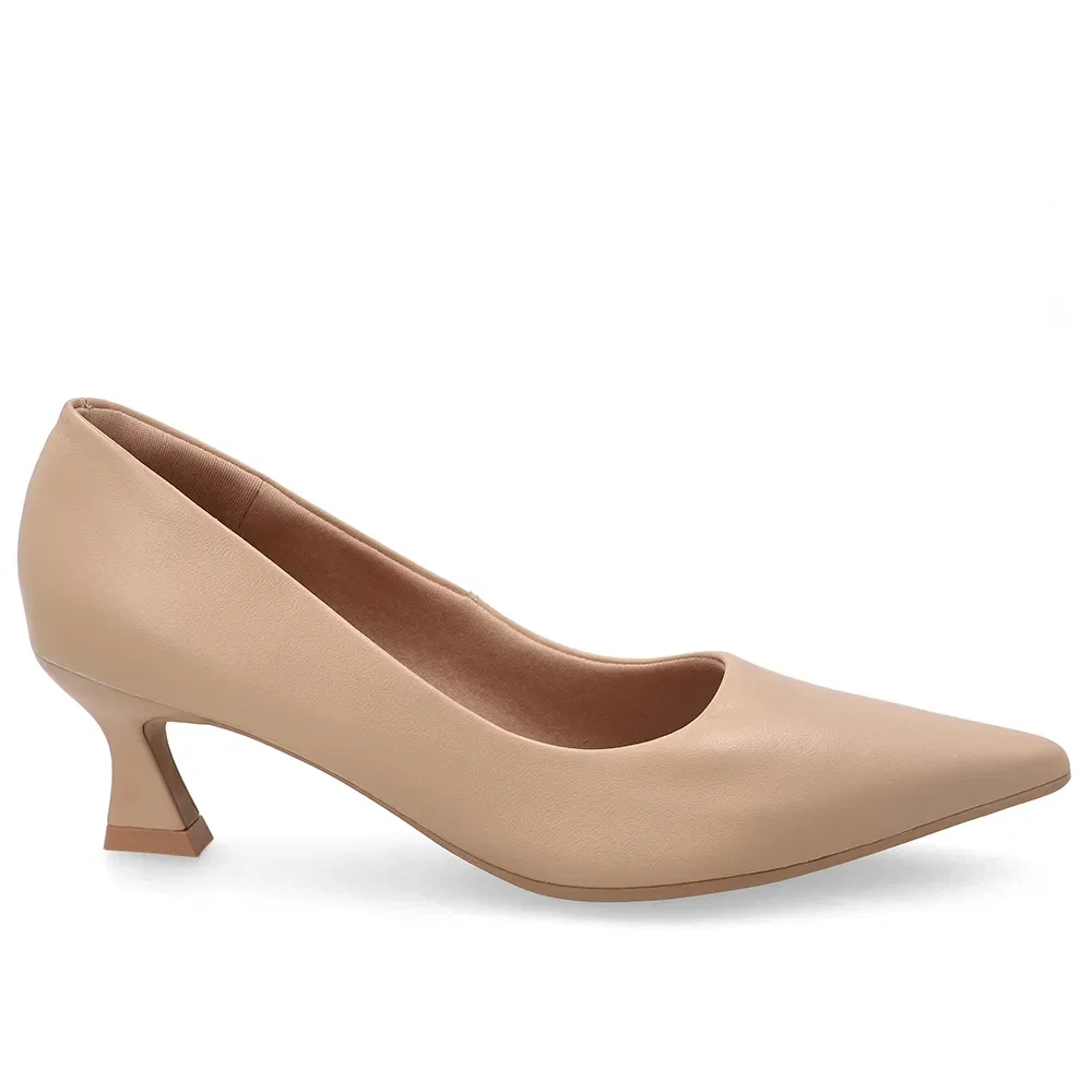 Scarpin Em Couro Bege Com Salto Kitten Heel — imagem 1