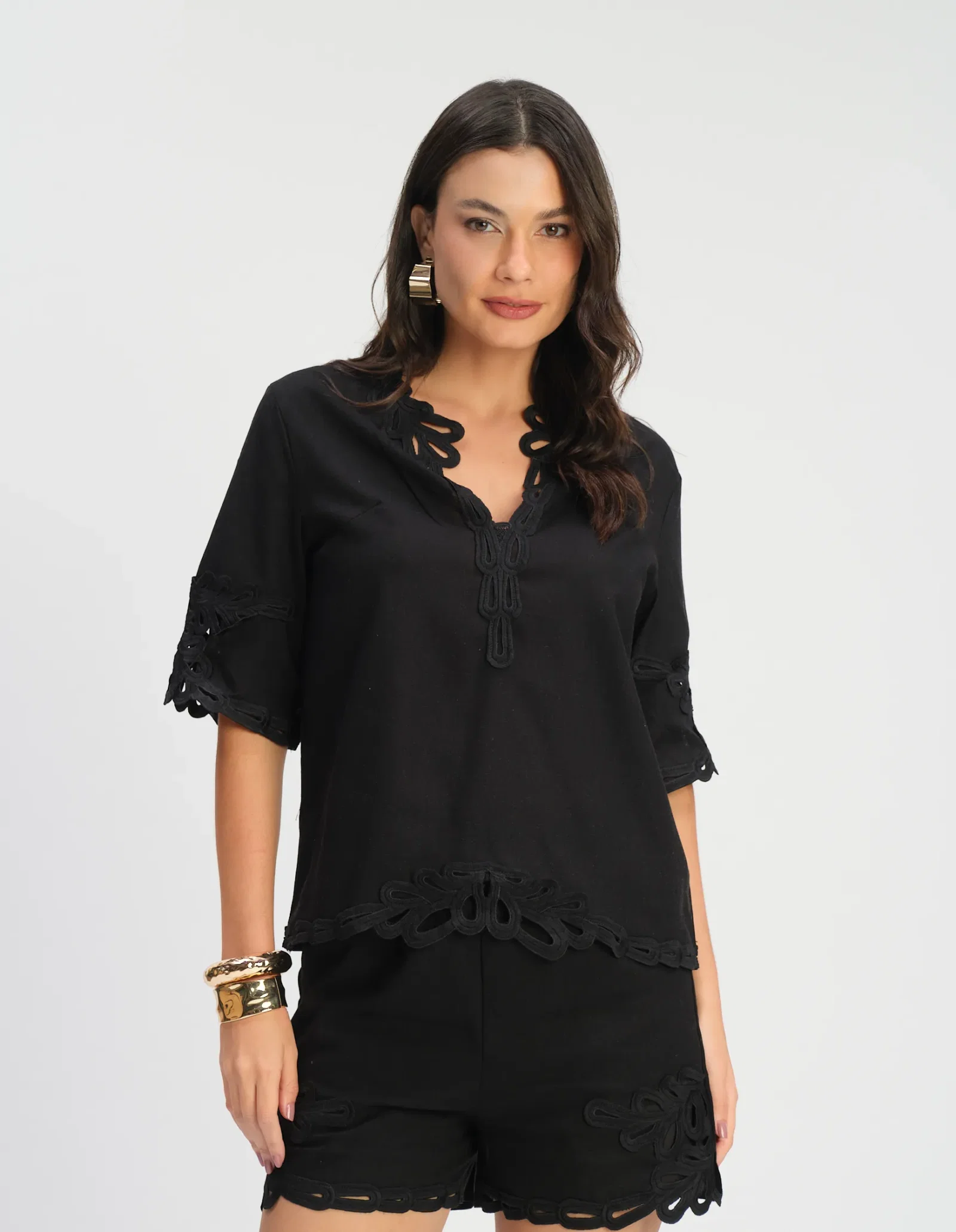 Blusa Manga 3/4 Detalhe Guipir - Preto — imagem 1