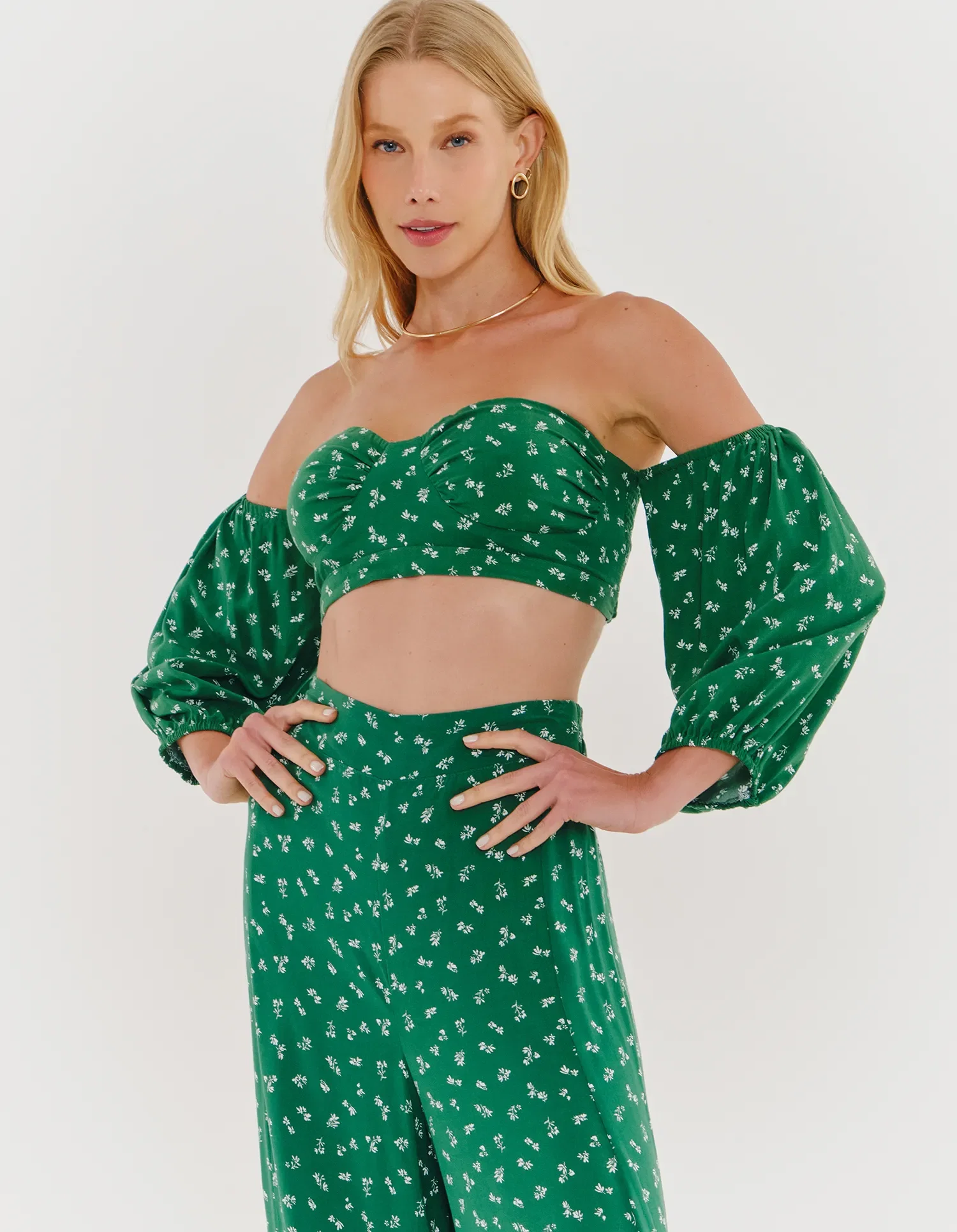 Cropped Manga Longa Estampado Floral - Verde — imagem 1