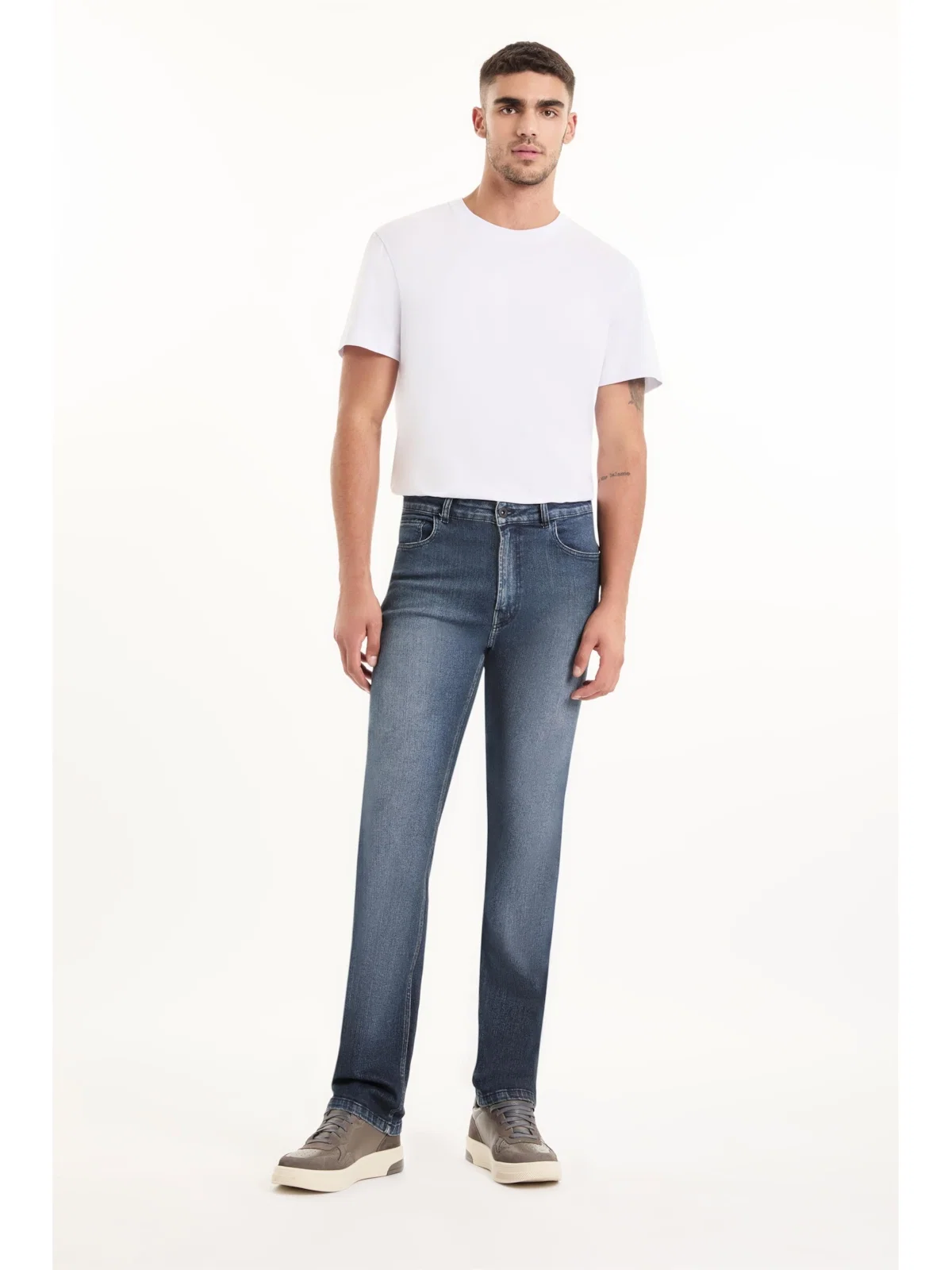 Calça Classic Denim Elastic Straight Lav.Escuro — imagem 1