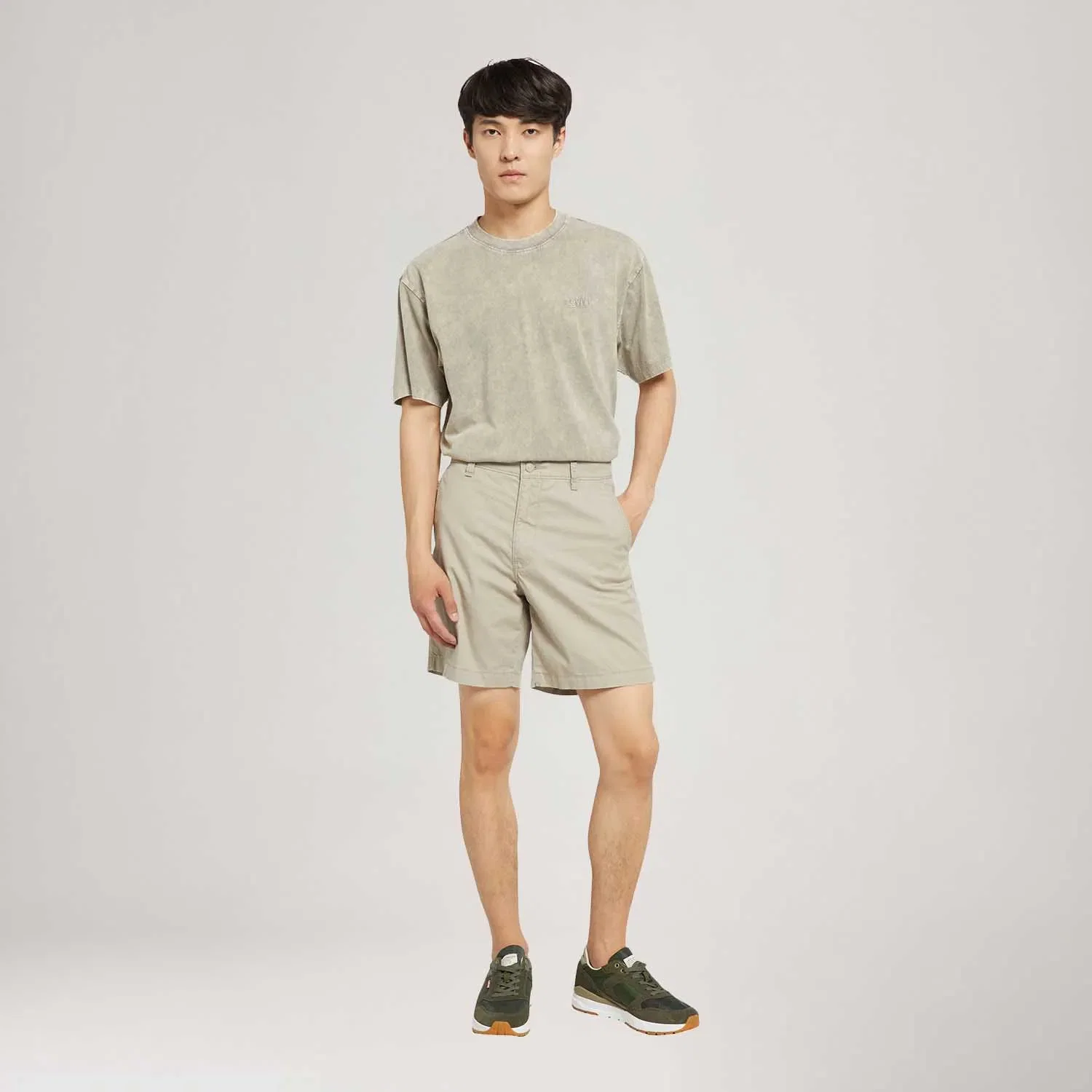 Bermuda Levi's® XX Chino Authentic II Bege — imagem 1