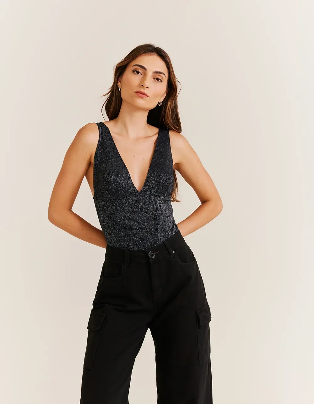 Body Brilhoso Decotado - Preto