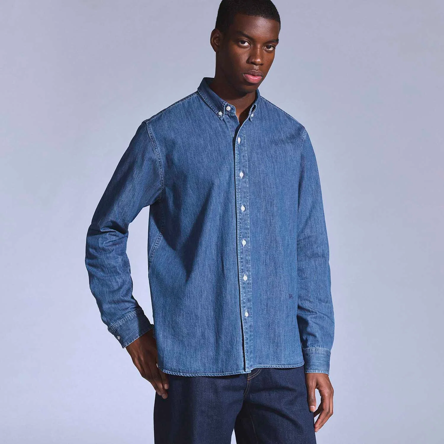 Camisa Jeans Levi's® Blue Tab Relaxed Buttom Down Lavagem Média