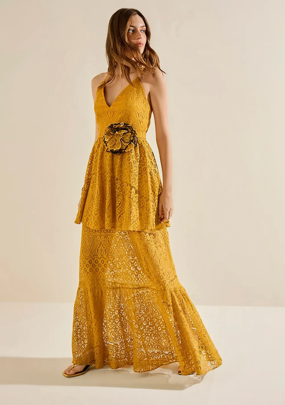 Vestido Morena Rosa Ajustado Decote V Com Alça Longo Amarelo