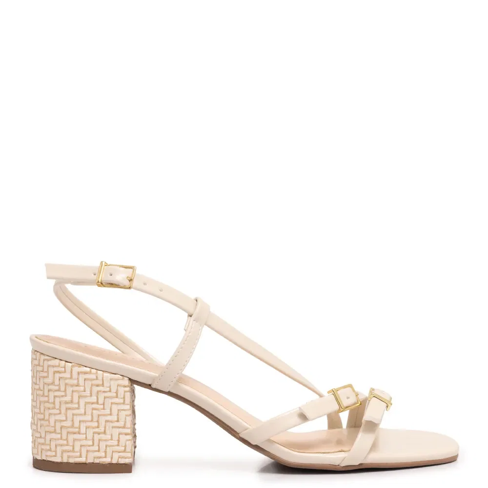 Sandália Off White Fivelas