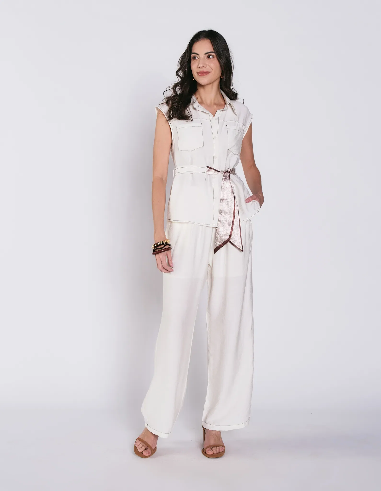 Blusa Sem Manga Bolsos Detalhe Pesponto - Branco — imagem 1