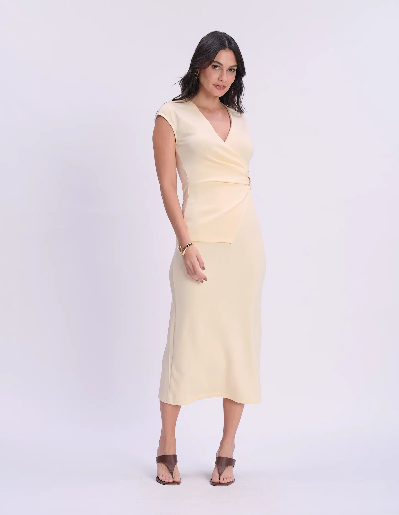Vestido Midi Detalhe Fivela - Amarelo — imagem 1