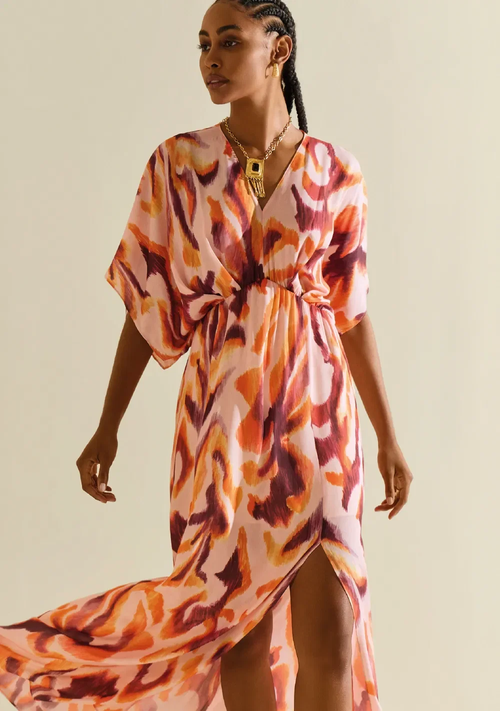 Vestido Morena Rosa Solto Decote V Manga Curta Midi Rosa