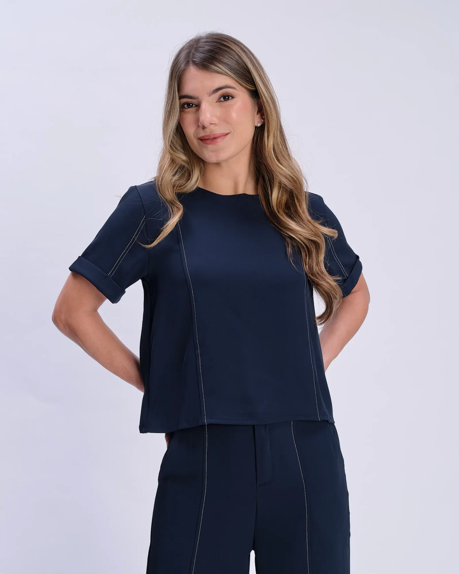 Blusa Manga Curta Detalhe Recortes - Azul Marinho — imagem 1